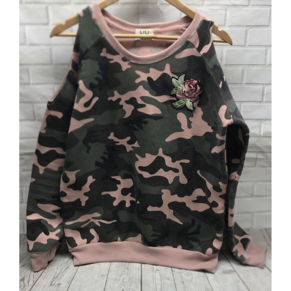 LILI Sport Women's Sweater Size M Camouflauge Pink Cold Shoulder Long Sleeve